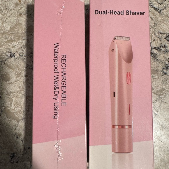 Pink Dual-Head Shaver - Picture 2 of 4